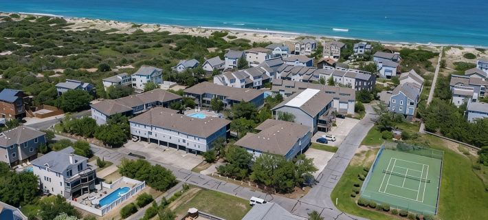 Corolla Oceanside Condo Just Steps from the Beach - Sleeps 6 カローラのホテル