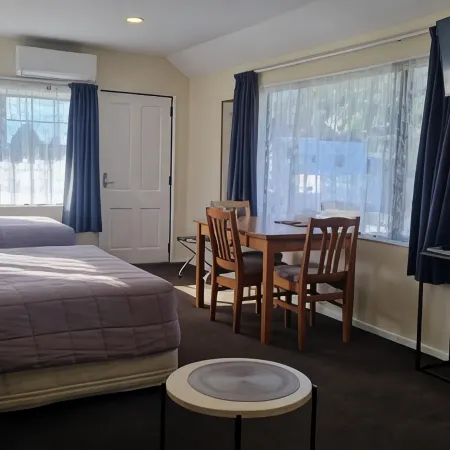 Tudor Lodge Motel