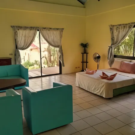 Phaidon Beach Resort