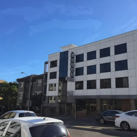 Edgecliff Lodge Motel
