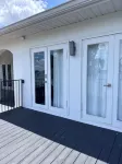 Lakefront Artist's Loft - Relax in Luxury! - Private Pools