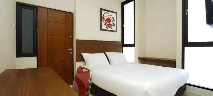 The Colins Hotel Hotels in Sambikerep