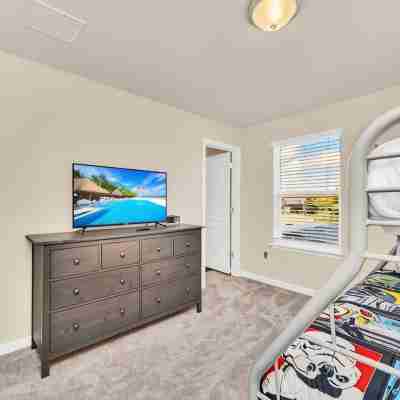 5 Bedroom Resort 5 Bath Pool Home with Spa! 5 Villa by Redawning Rooms