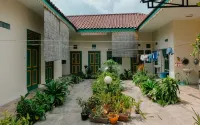 Ngadiwinatan Alleyway Guest House Jogja - 3 étoiles