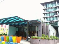 The Sez Hotel Bangsaen Hotels near Tan Cape