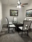 Cheerful 3 Bedroom House, 2 Bathrooms, 5 minutes from the interstate - WiFi