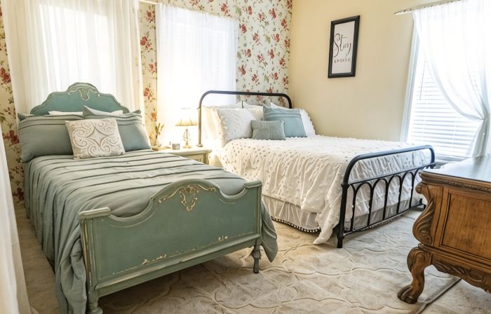 Cute and cozy cottage in Atoka, home of Reba’s Place.