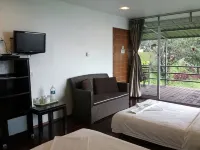 J Residence - Lodges