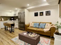 Phinneywood Hideaway - Zoo Meets Lake - Condos