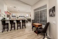 Heated Resort Pool + Hot Tub / Near Stadium - 4-Star