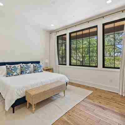 Luxury Oasis : Heated Pool + New Design Rooms