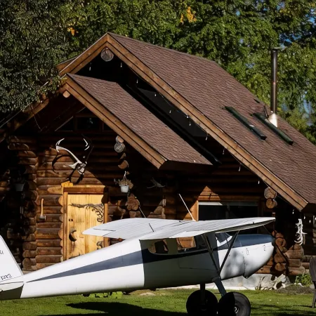 The Airstrip - Runway Cabin
