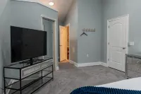 15 Mins From PHL International Airport - Modern Rancher Style Home in Chester PA - 5つ星
