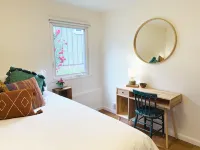 Magnolia Garden Cottage - a tranquil retreat surrounded by gardens - บ้านพักหลังเล็ก