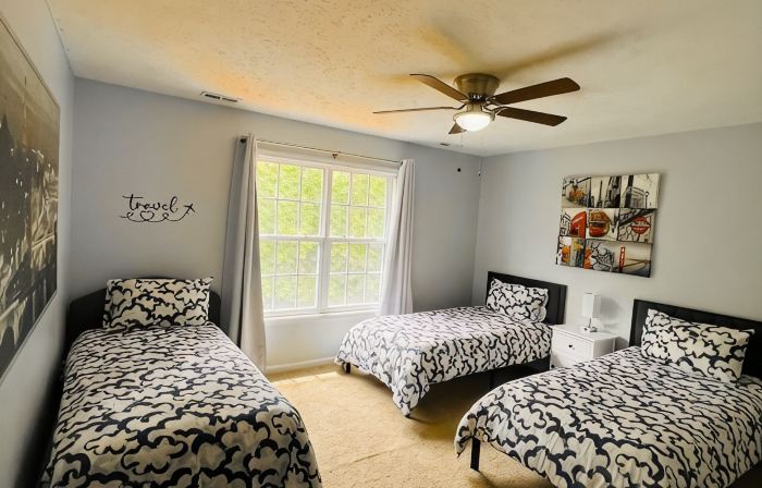 The Waypoint, 4BR/7Beds/2.5Bath Travel Themed Vacation Home adjacent to FT Bragg