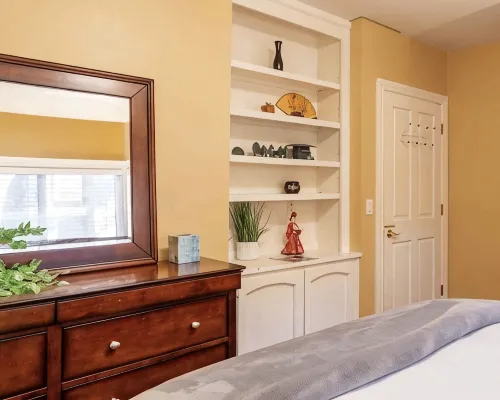 Bright Garden Guest Suite in Los Gatos, Heart of Silicon Valley Hotels in Los Gatos