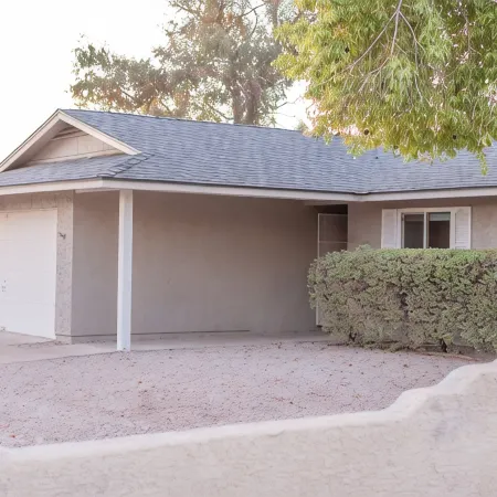 Sunny Stays Getaway Home-3 Rooms, 4 Bed, 2 Bath, Backyard with Pool