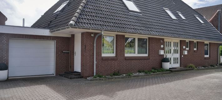 Vacation apartment with balcony near the family lagoon Hotéis em Busum