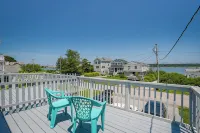 Cozy Costal Retreat in the heart of Groton's charming beach community,