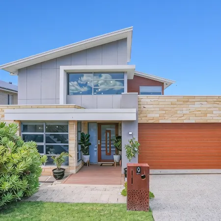 Entire Ocean View Shell Cove Mansion - Sleeps 16 guests 5 minute from the beach!