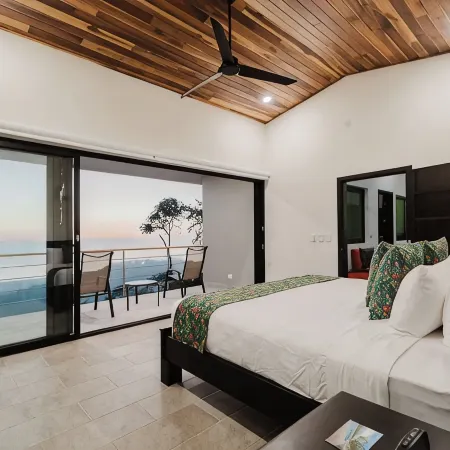 Casa Montaña - Majestic Ocean Views at Dominical Hills