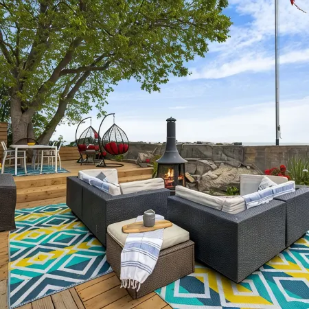 Cozy waterfront cottage