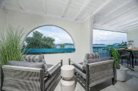 Windward Breeze – Walk to Beach! - 4-Star