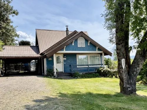 New! Charming Blue Haven Cottage with Amazing Lake Pend Oreille Views! - 4つ星