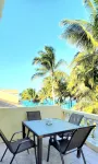 Beachfront Villa • Walk to Atlantis • Sleeps 8 - 3-Star