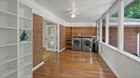 Stay,Work,Thrive on the premier House, Entire home in McLean - Homestays
