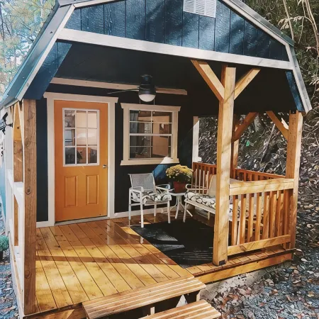“Jessie's Patch" Tiny House Sleeps 6 with Private Hot Tub