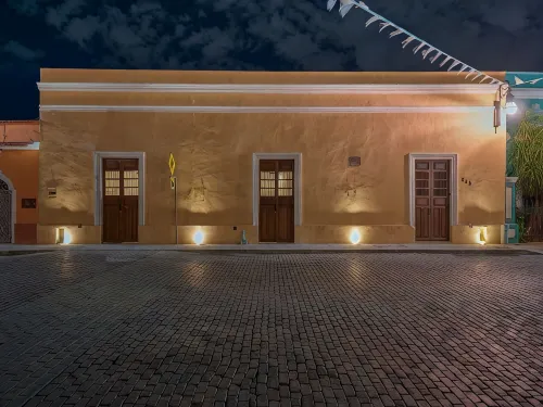 La Ermita Suites in Merida Centro with Pool - Historic Church Front - บังกะโล