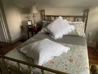Spacious Charming Farmhouse-Style Home - Dedicated Office - Wi-Fi