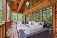 Bear Pines charming 3 bdrm cabin, Hot Tub, WiFi, in scenic South Bloomingville - Homestays