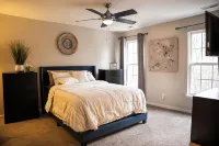 Charming 3-bedroom townhome with WiFi in delightful Richmond - บังกะโล