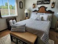 Tranquil Country Loft and backyard paradise in the rolling hills of Gambier, OH - 3-Star
