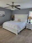 One level home close to interstate and 25 minutes to Nashville. - Holiday bungalows