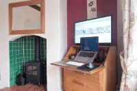 Charming cottage by a stream with trails from the doorstep in the peak district - 3-Star