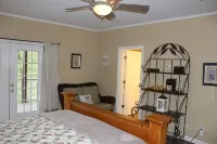 Hannah's Hideaway-3 Miles To Stores, Restaurants, Sleeps 16, No Steps To water! - Balkoner