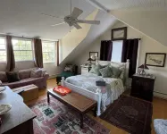 Start Thinking about Fall Foliage! Hot Tub, Fabulous Kitchen, Views Everywhere! - WiFi