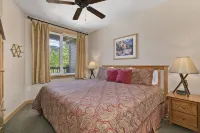 Spectacular Ski-in/Ski-Out Condo with 5-Star Appeal - 4-Star