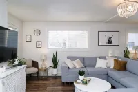 Beautifully updated 2-bed, 1-bath home in downtown Cody. Sleeps 5! - 4-Star