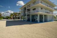 Boater’s Family Retreat in Key Largo with Waterfront Views and Dock Access - 3-stjärniga