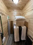 Large house on the lake sleeps 16! - Chalets