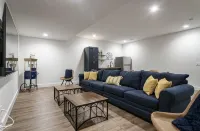 Legacy-Walk to Notre Dame. New 6 bedroom 5.5 bathrooms,  sleeps up to14. - 4 stjerner
