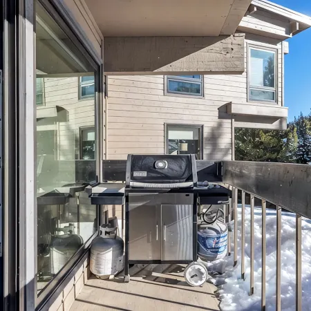 Cozy Condo in an incredible location.