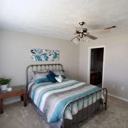 Waterfront Retreat, Lake Limestone