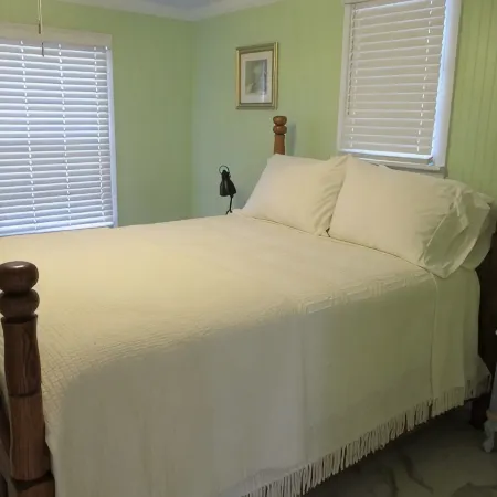 Beautiful vintage cottage remodeled in Old Ocean Springs