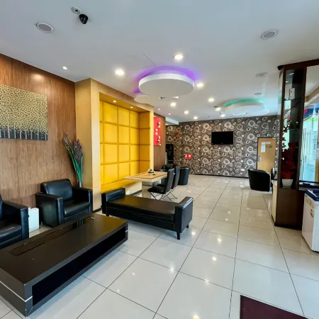 8 Days Boutique Hotel Impian Emas