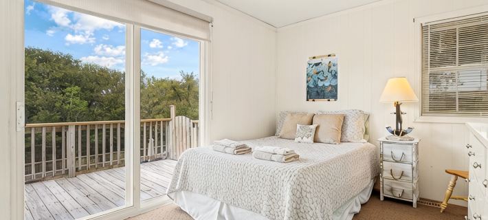 Oceanside home, 3 min walk to beach with Private Pool and Hot Tub! Hotels in Corolla